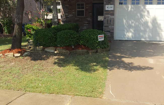 8239 MERRIWEATHER DR