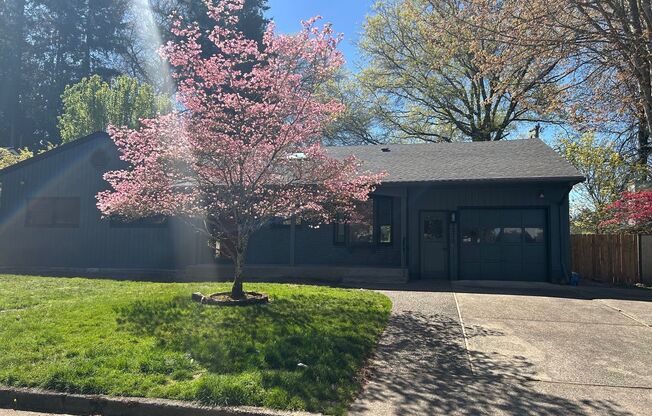 Completely Remodeled Home that Backs up to Red Wing Golf Course!!