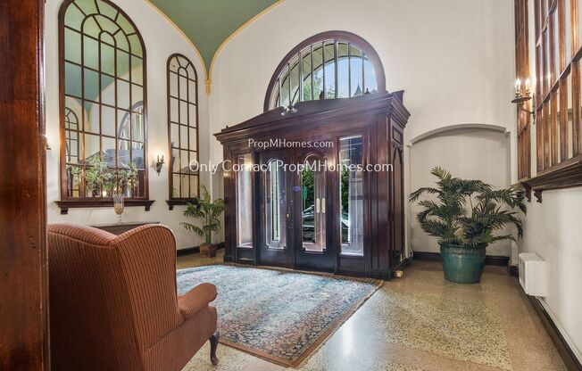 Charming Studio in Vibrant Nob Hill with a Shared Courtyard!