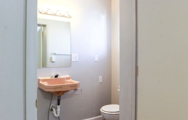 1 bed, 1 bath, 390 sqft, $860, Unit 612