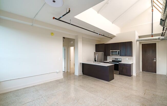 2 beds, 2 baths, $2,334, Unit 875 Michigan Ave Apt. 401