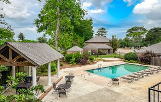 Beautiful Condo Near Moncus Park