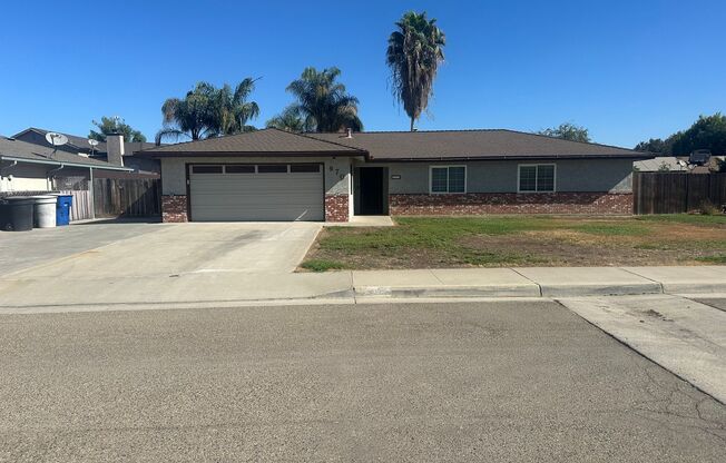 **Charming 3-Bedroom Home in Lemoore**