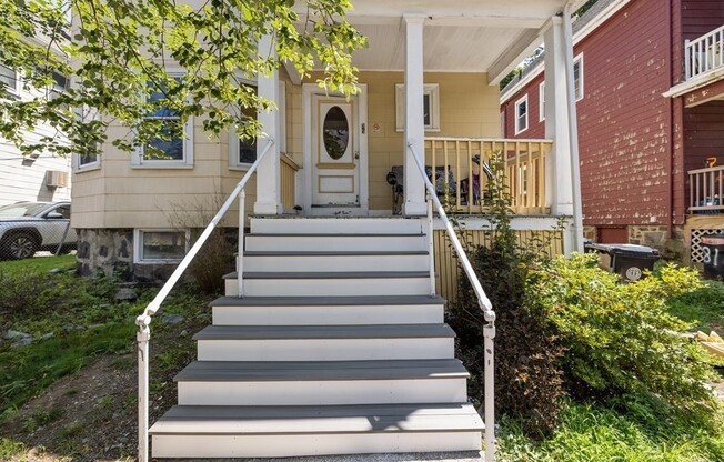 85 LINDEN AVE
