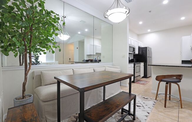 3 beds, 2 baths, $2,150, Unit Apt 711