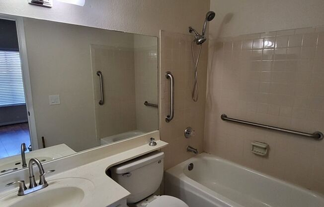 2 beds, 2 baths, $1,195, Unit # 287