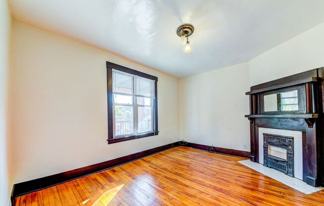 3 beds, 1 bath, $1,500, Unit Apt 2 (top)