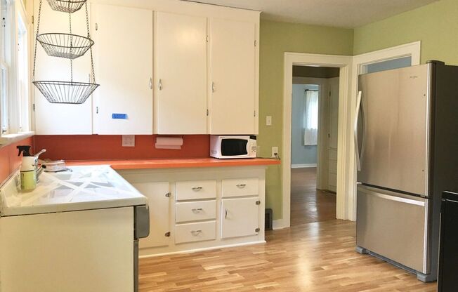 2 beds, 1 bath, $3,595