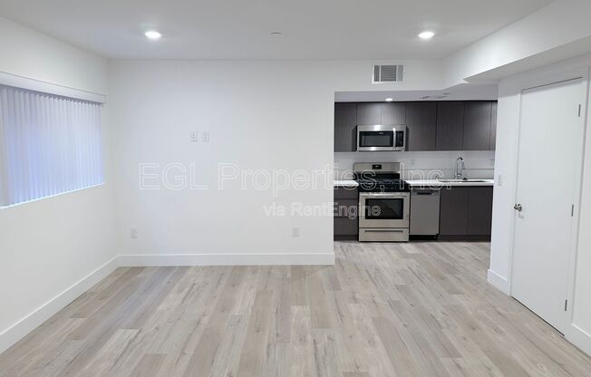 1 bed, 1 bath, 607 sqft, $2,350, Unit 602