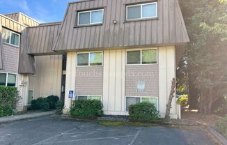 1 bed, 1 bath, $1,195, Unit 5802-3