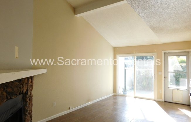 Spacious Citrus Heights 2bd/2.5ba Condo with 2 Car Garage