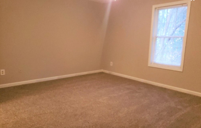 3 beds, 2 baths, 1,200 sqft, $1,700, Unit 13