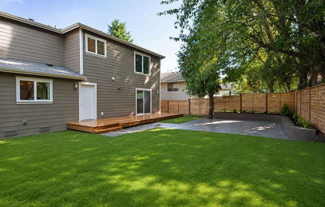 Spacious 5-Bedroom Home for Rent in the Maple Leaf Community