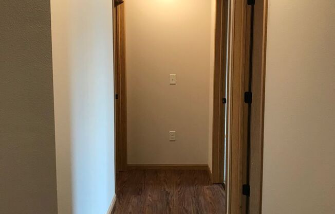 2 beds, 1 bath, 1,003 sqft, $1,375, Unit 115