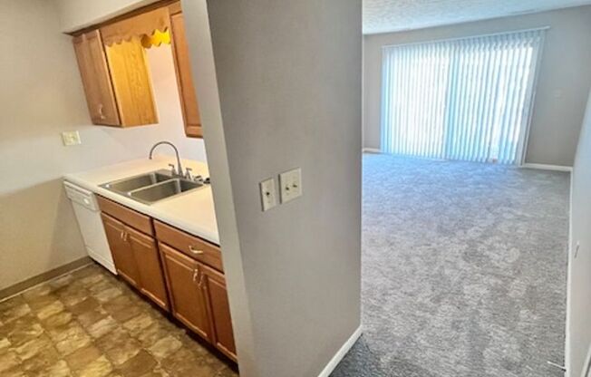 1 bed, 1 bath, 615 sqft, $839, Unit 242