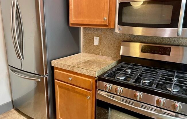 Lovely 1 bedroom off H Street in Chula Vista - renovated with Travertine