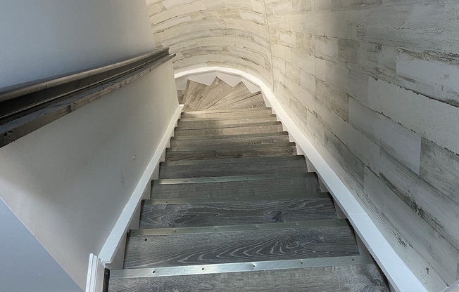 210 N MT ST