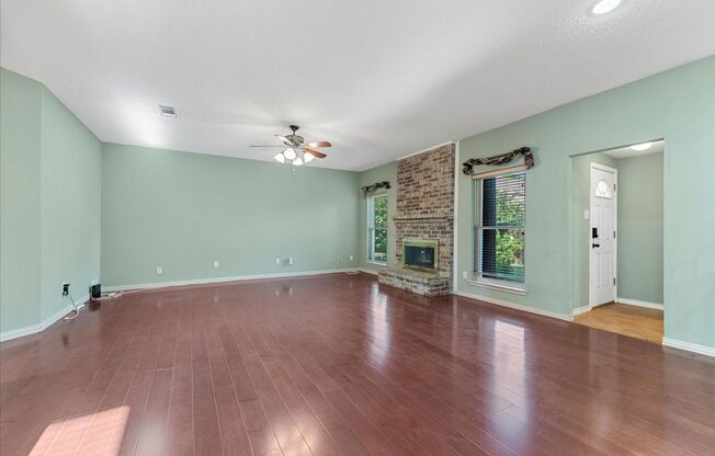 Move in ready! 3-bed 3-bath 3099 sqft 2-story cul-de-sac located in the desirable Harvestwood subdivision!!!