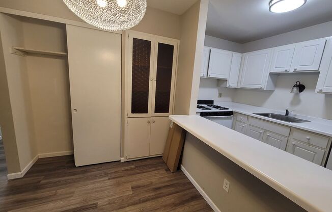 2 beds, 1 bath, $1,425, Unit 316