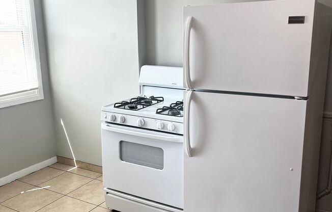 1 bed, 1 bath, 370 sqft, $975, Unit Unit 6