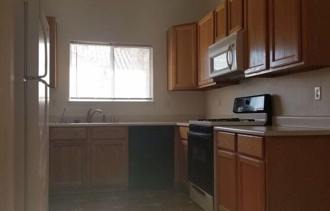 7450 S. Eastern Ave. #2006