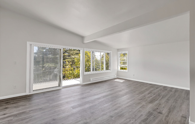 10607 DES MOINES MEMORIAL DR
