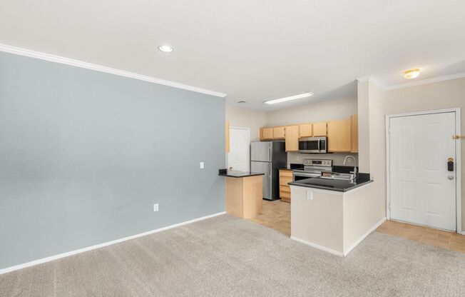 2 beds, 2 baths, $1,595, Unit # 822