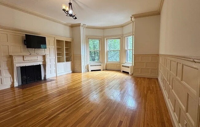 239 COMMONWEALTH AVE