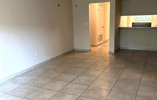 2 beds, 1 bath, 1,050 sqft, $1,025, Unit B7