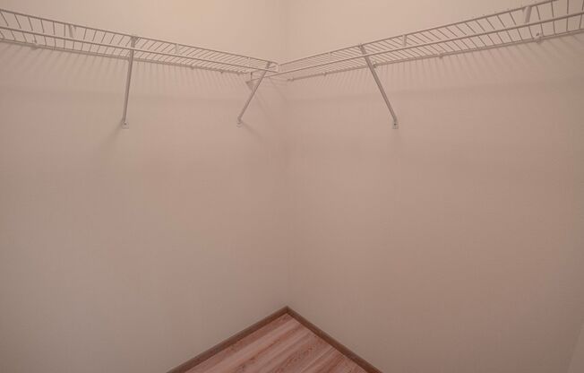 2 beds, 1 bath, 830 sqft, $855, Unit 1710-303