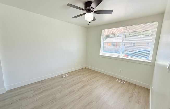 2 beds, 1 bath, $1,299, Unit 5