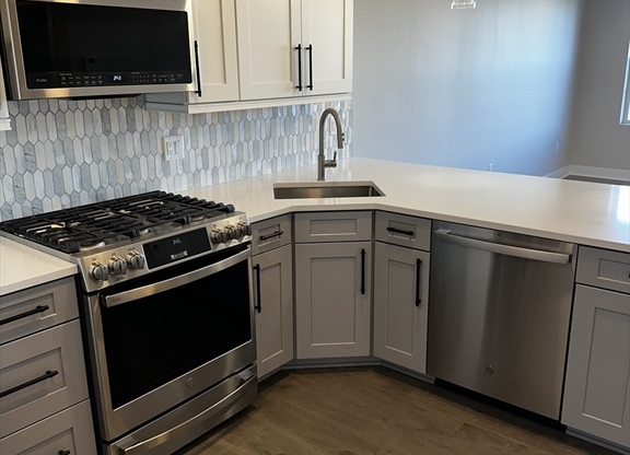 1 bed, 1 bath, 723 sqft, $2,600, Unit 408