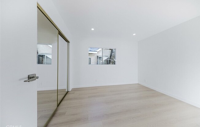 10431 LAS LUNITAS AVE