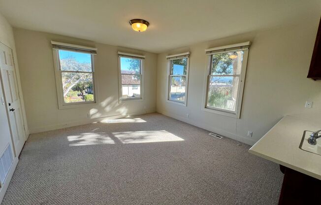 1 bed, 1 bath, 725 sqft, $2,750, Unit B-T/L