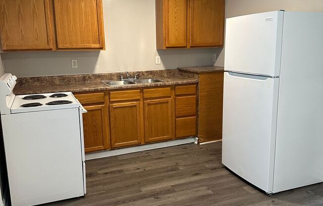 2 beds, 1.5 baths, 950 sqft, $1,100, Unit 621 Key Street, Unit #2