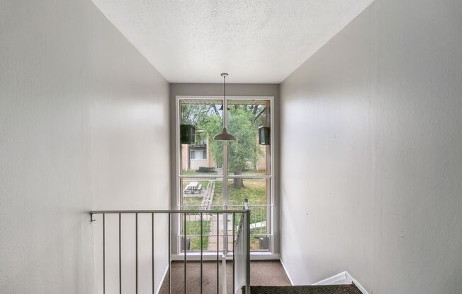 2 beds, 1 bath, 938 sqft, $1,400, Unit 21880 Coolidge - 203