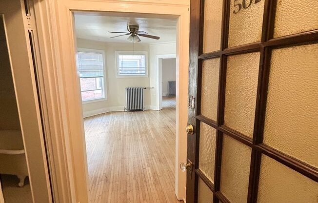 1 bed, 1 bath, 700 sqft, $1,465, Unit 507