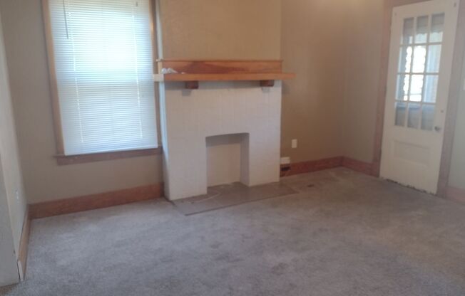 1 bed, 1 bath, 1,000 sqft, $995, Unit #2