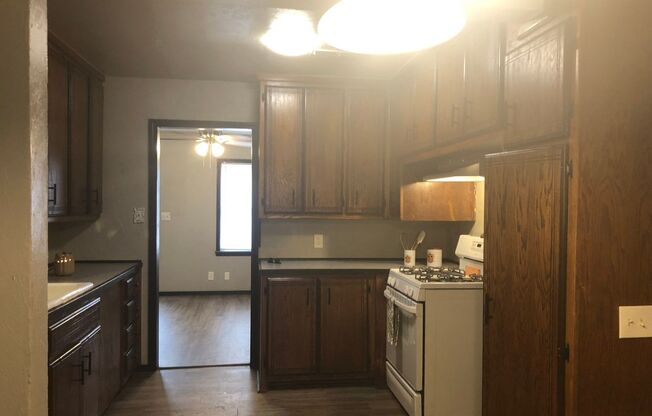 3 beds, 1 bath, $1,350