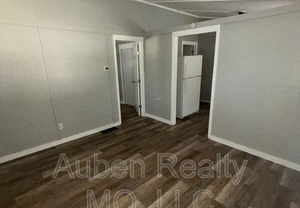 1300 S. Appleton Ave - 1300 S Appleton Ave Unit A