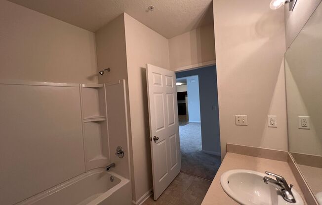 3 beds, 2 baths, $1,495, Unit UNIT 16 7