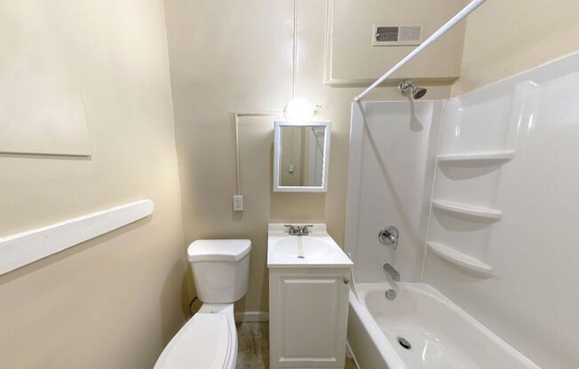 Studio, 1 bath, 390 sqft, $1,395, Unit H