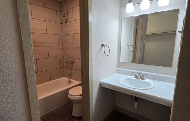 2 beds, 2 baths, 845 sqft, $1,100, Unit T205