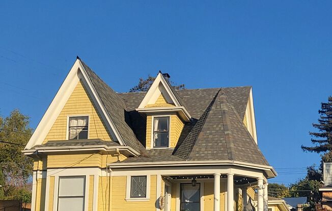 Partially updated one bedroom 1 block from dynamic downtown. Large bathroom with walk in shower, ceiling fan in the living room, generous cabinet space in the kitchen.  Gas stove.