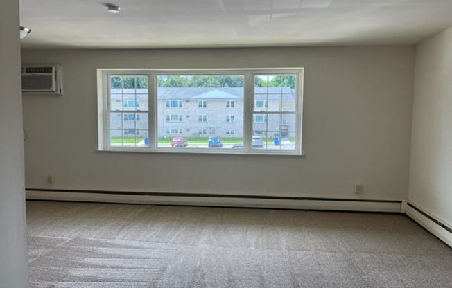 1 bed, 1 bath, 700 sqft, $1,200, Unit 532