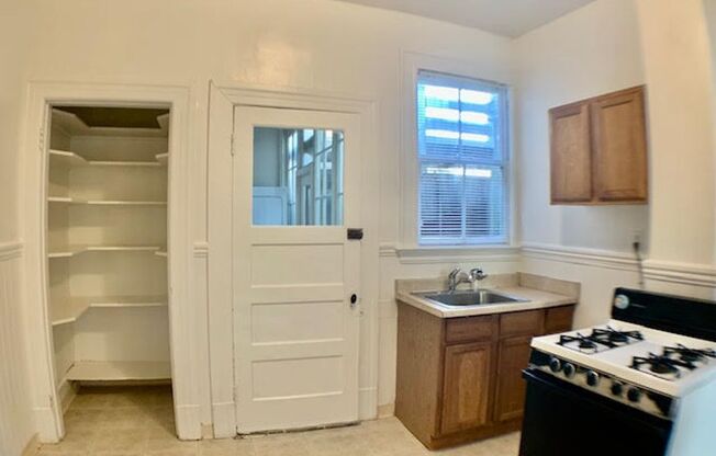 1 bed, 1 bath, $2,150, Unit LT050387