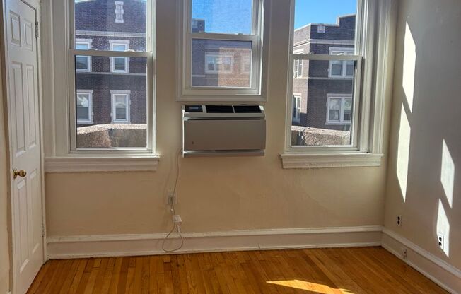 1 bed, 1 bath, 530 sqft, $1,195, Unit 405