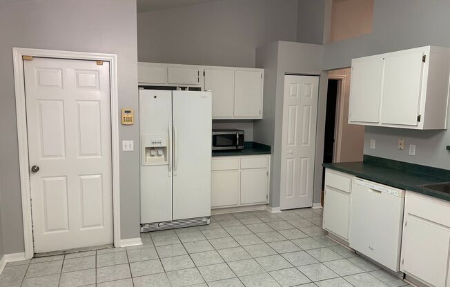 3 beds, 2 baths, $2,050