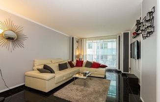 2 beds, 2 baths, 1,100 sqft, $4,000, Unit 921