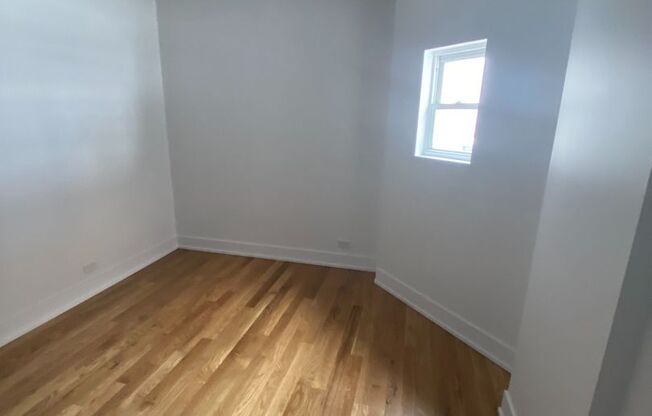 3 beds, 2 baths, 1,500 sqft, $2,800, Unit Unit 4